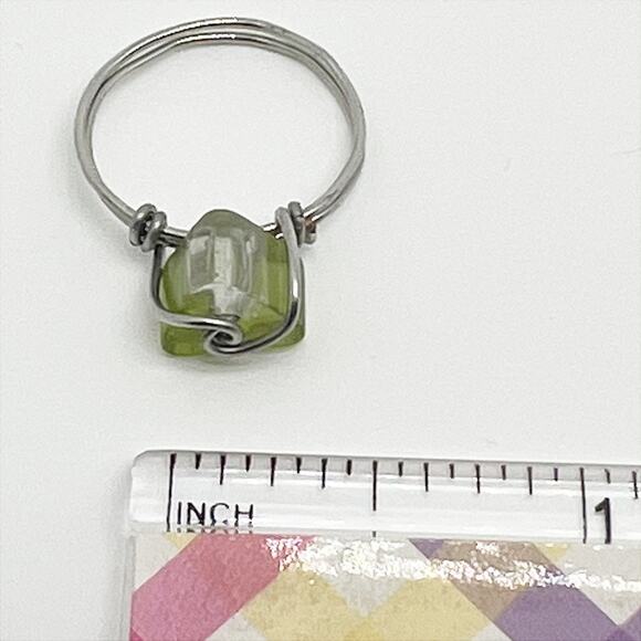 Handmade Green and Clear Bead Swirl Wire Ring Size 7 Hand Crafted Artisan - Picture 3 of 4